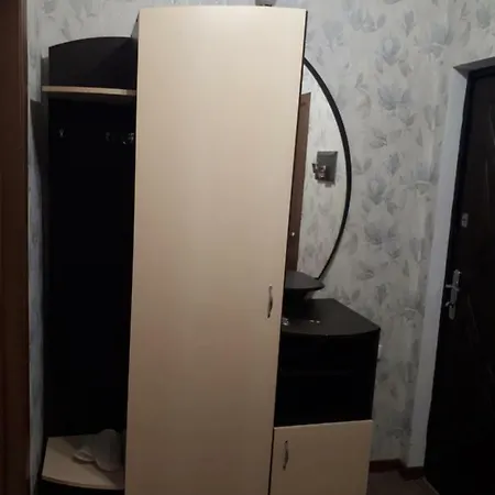 Градоначальницька Вулиця, 8 *